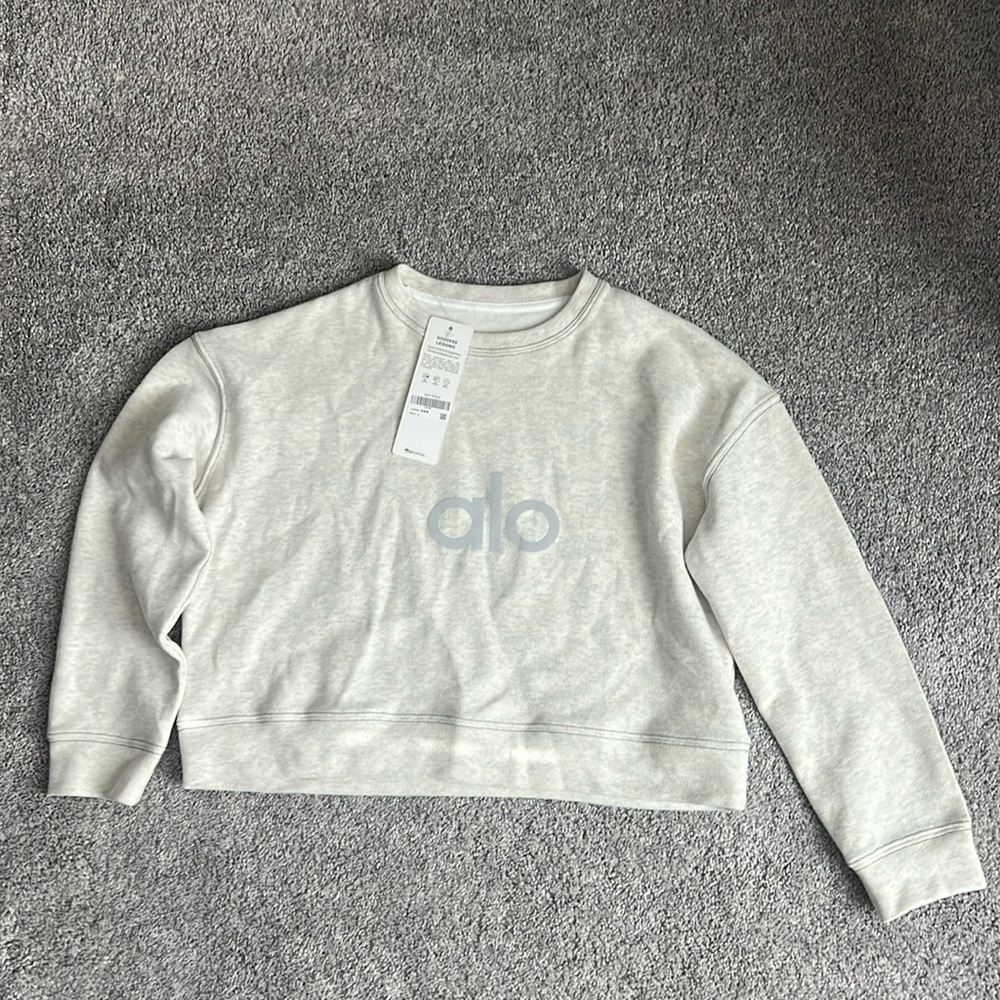 NWT women’s Alo cropped sweatshirt size L